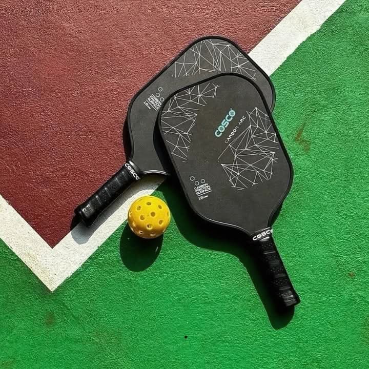 Cosco Carbon Arc Pickleball Paddle Secondary image