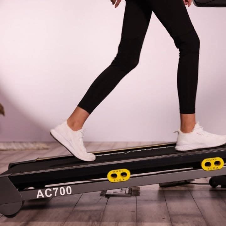 Cosco AC 700 with 2 HP AC Motor Ultimate Workout Treadmill)