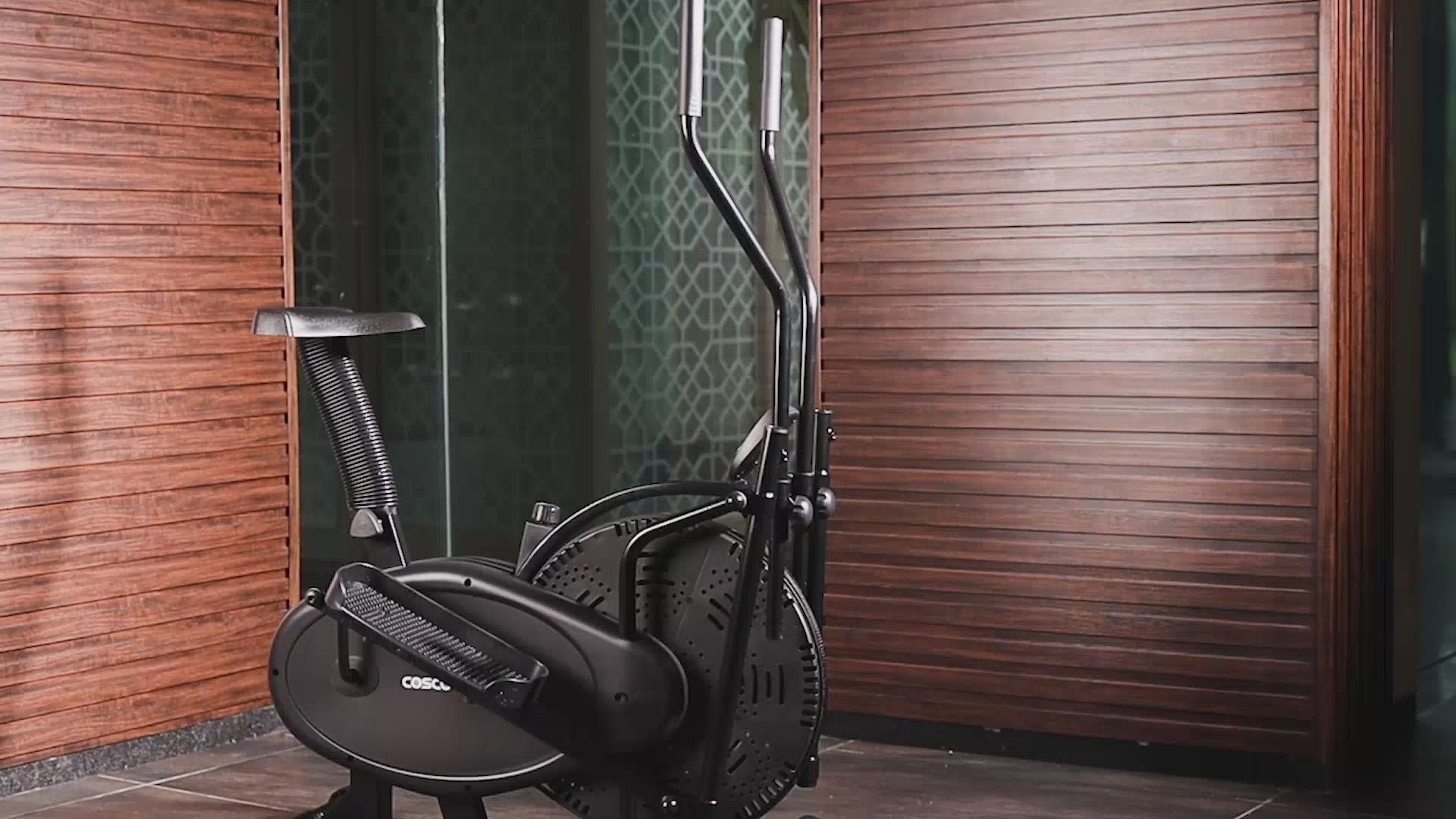 CEB 609C Upright Bike with Movable Handles